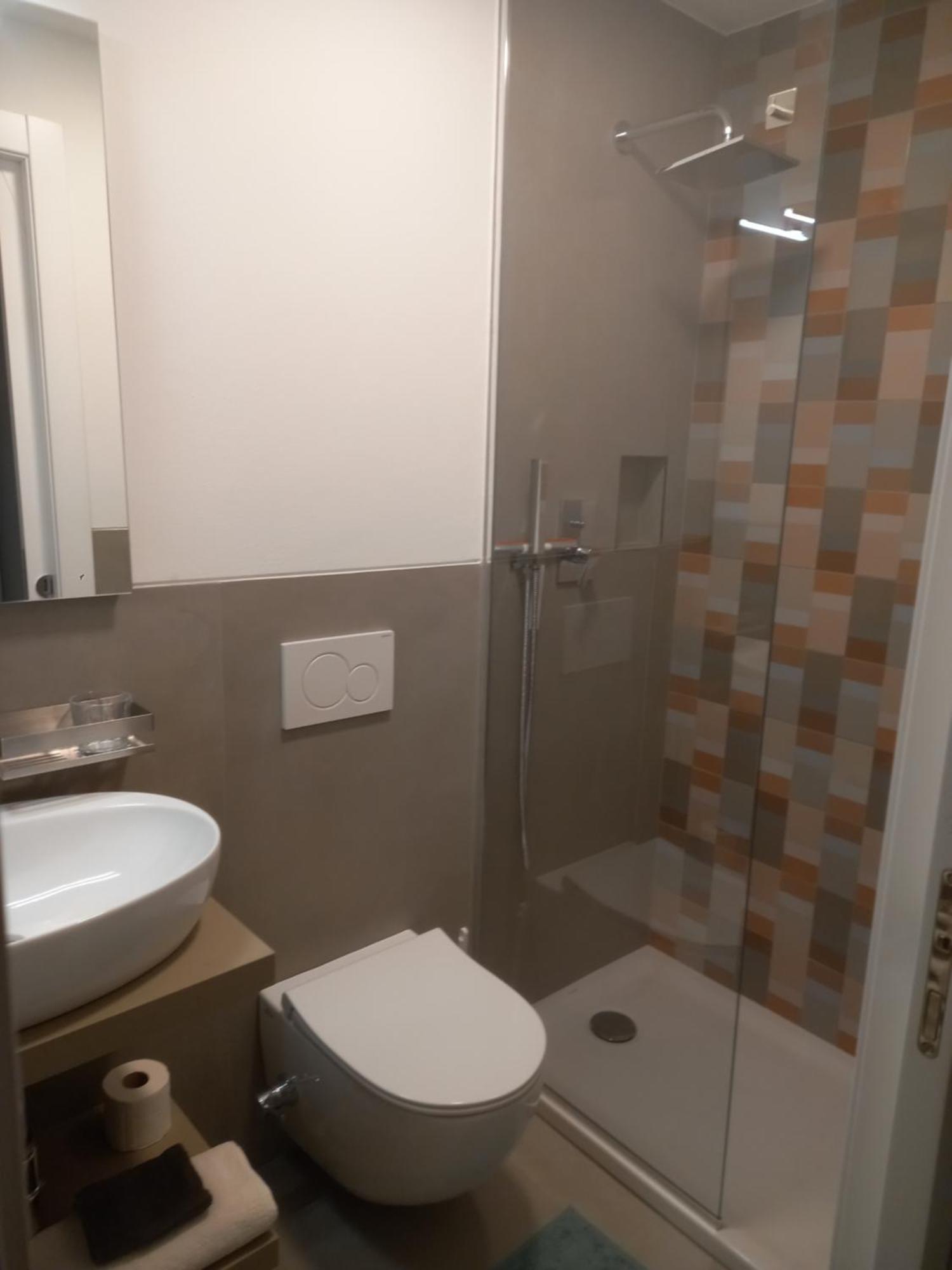 Apartment Home Suite Home - Porta Romana Suite Newly 2 Bedrooms Apartment With 2 Bathrooms Subway Metro 3 Stops To Duomo Milan