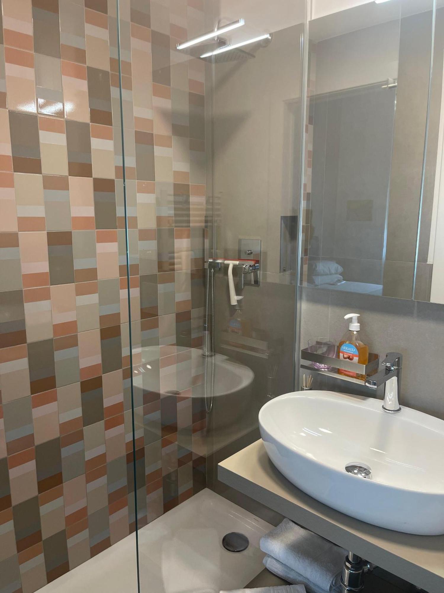Apartment Home Suite Home - Porta Romana Suite Newly 2 Bedrooms Apartment With 2 Bathrooms Subway Metro 3 Stops To Duomo